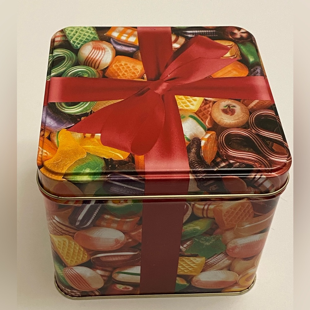 Peerless Old Time 1992 Xmas Mix Hard Candy Square Tin-Empty Made in USA 4.25"